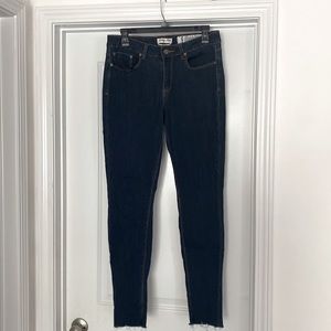 Dark Wash Skinny Jeans!